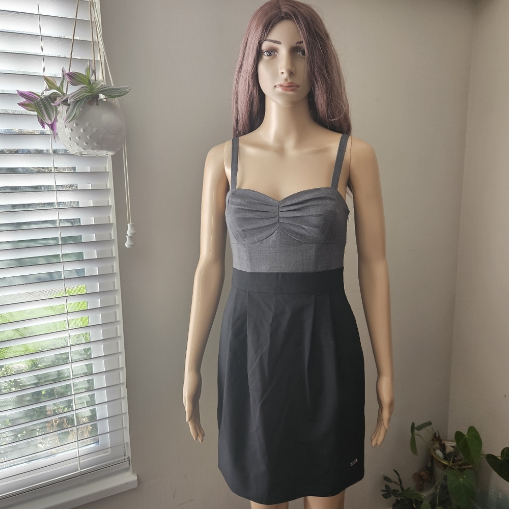 Aritzia Wilfred gray black wool sweetheart dress